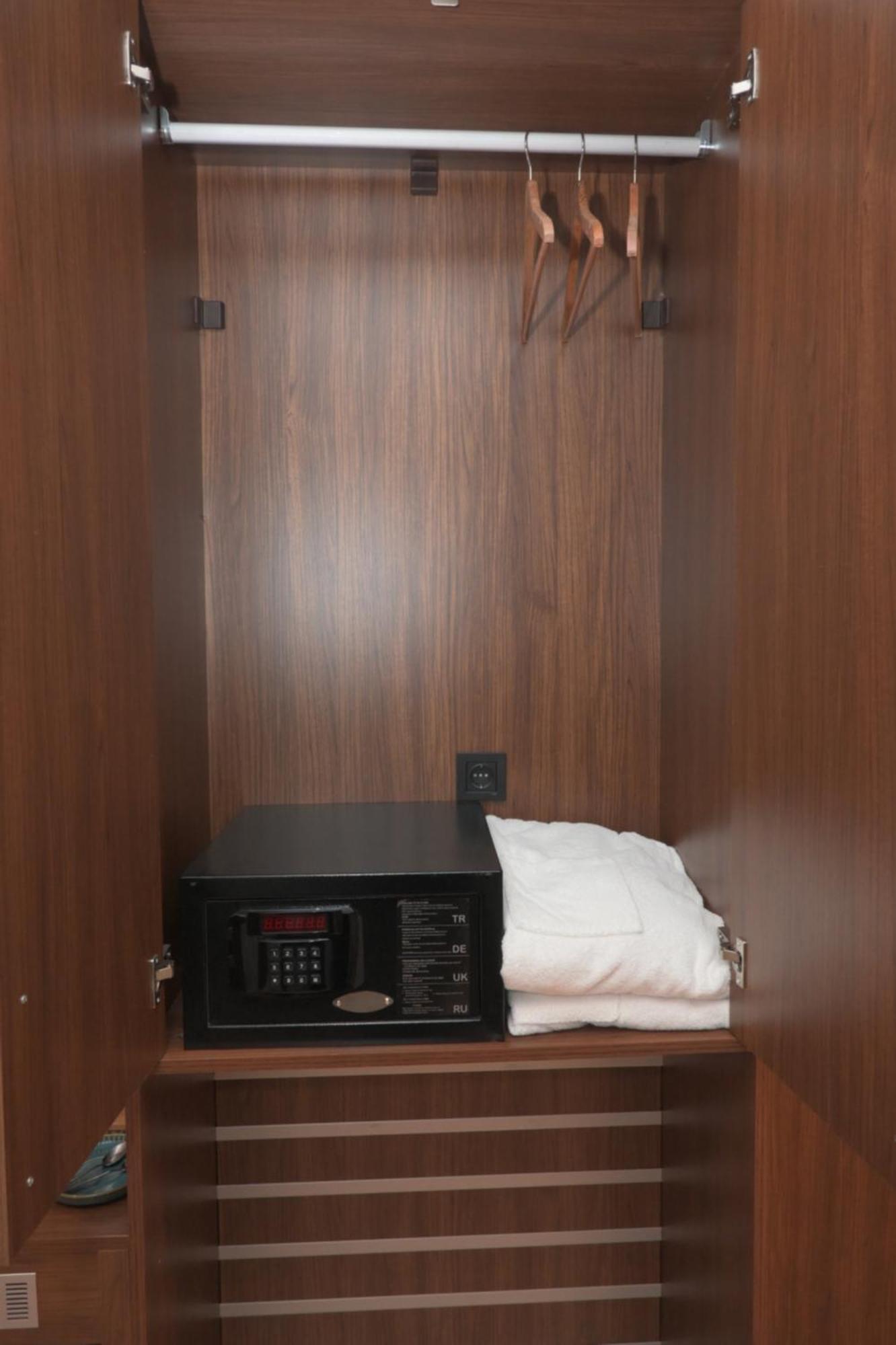 Isle Otel 2*
